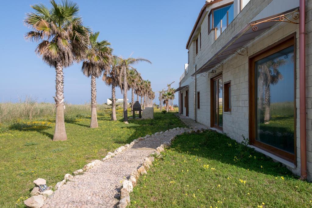 Hotel Lalena'S Garden Portopalo Di Capo Passero Exterior foto