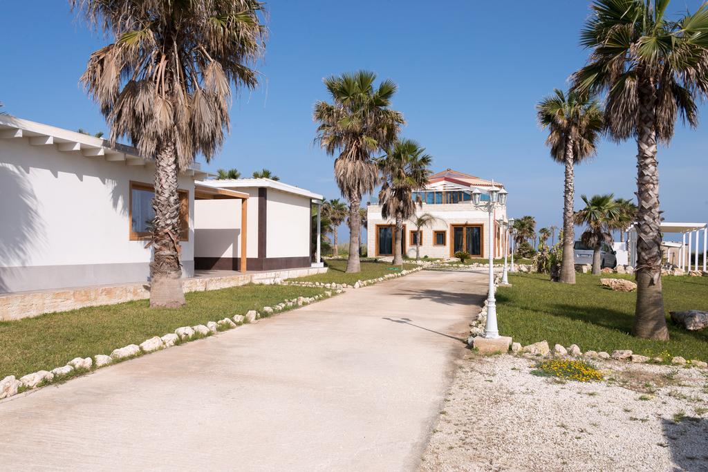 Hotel Lalena'S Garden Portopalo Di Capo Passero Exterior foto